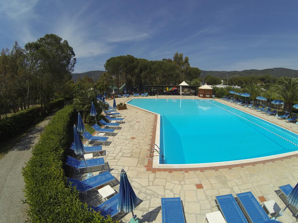 Camping Lacona กาโปลิเวรี ภายนอก รูปภาพ
