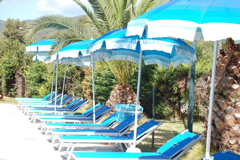 Camping Lacona กาโปลิเวรี ภายนอก รูปภาพ