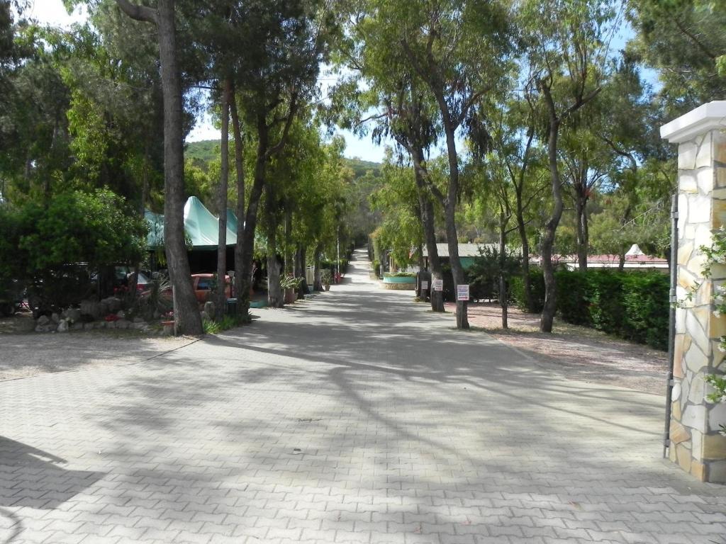 Camping Lacona กาโปลิเวรี ภายนอก รูปภาพ