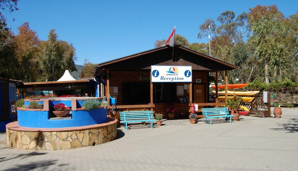 Camping Lacona กาโปลิเวรี ภายนอก รูปภาพ