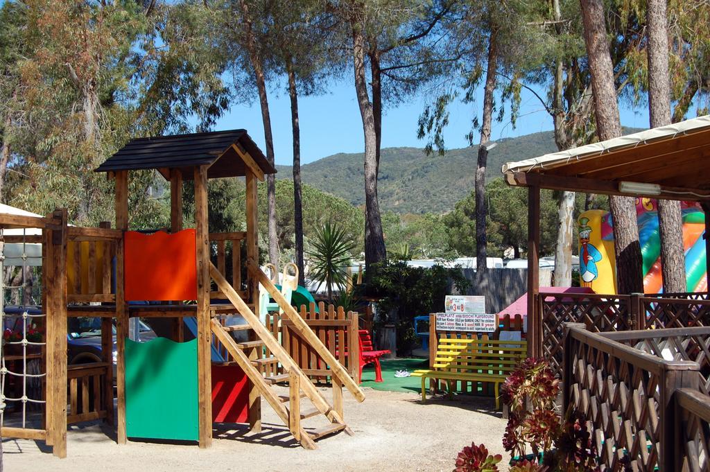 Camping Lacona กาโปลิเวรี ภายนอก รูปภาพ