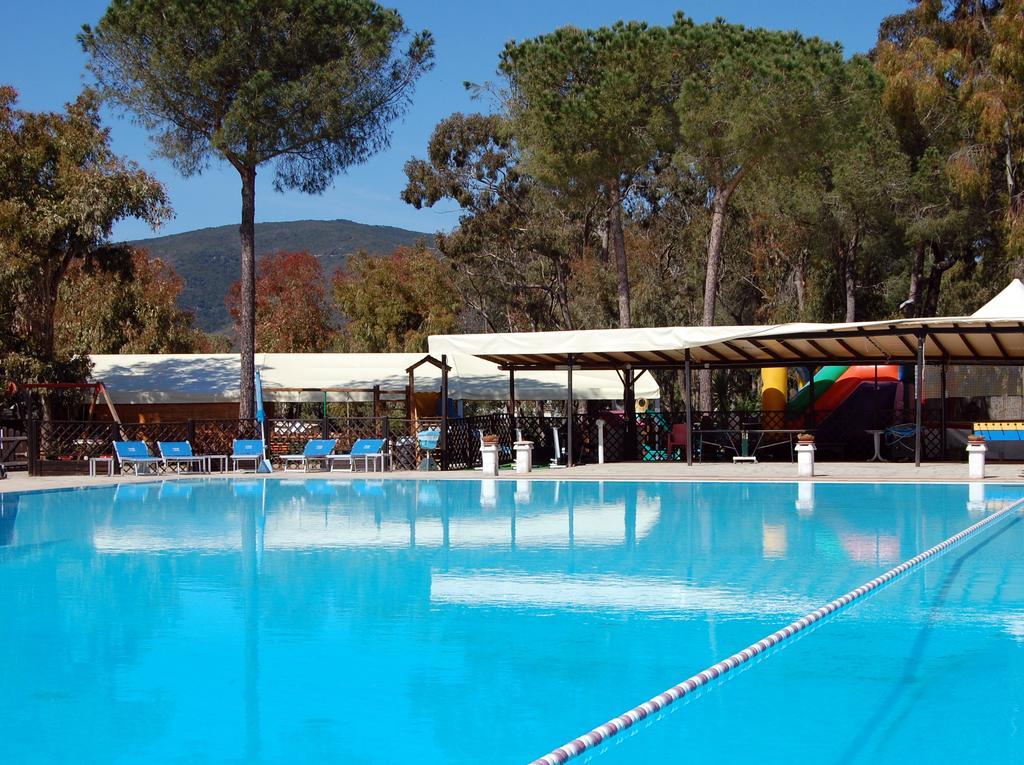 Camping Lacona กาโปลิเวรี ภายนอก รูปภาพ