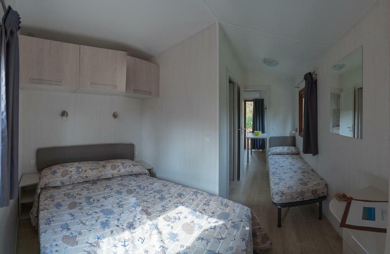 Camping Lacona กาโปลิเวรี ภายนอก รูปภาพ